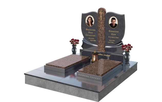 Мемориальный комплекс с плитами и плиткой